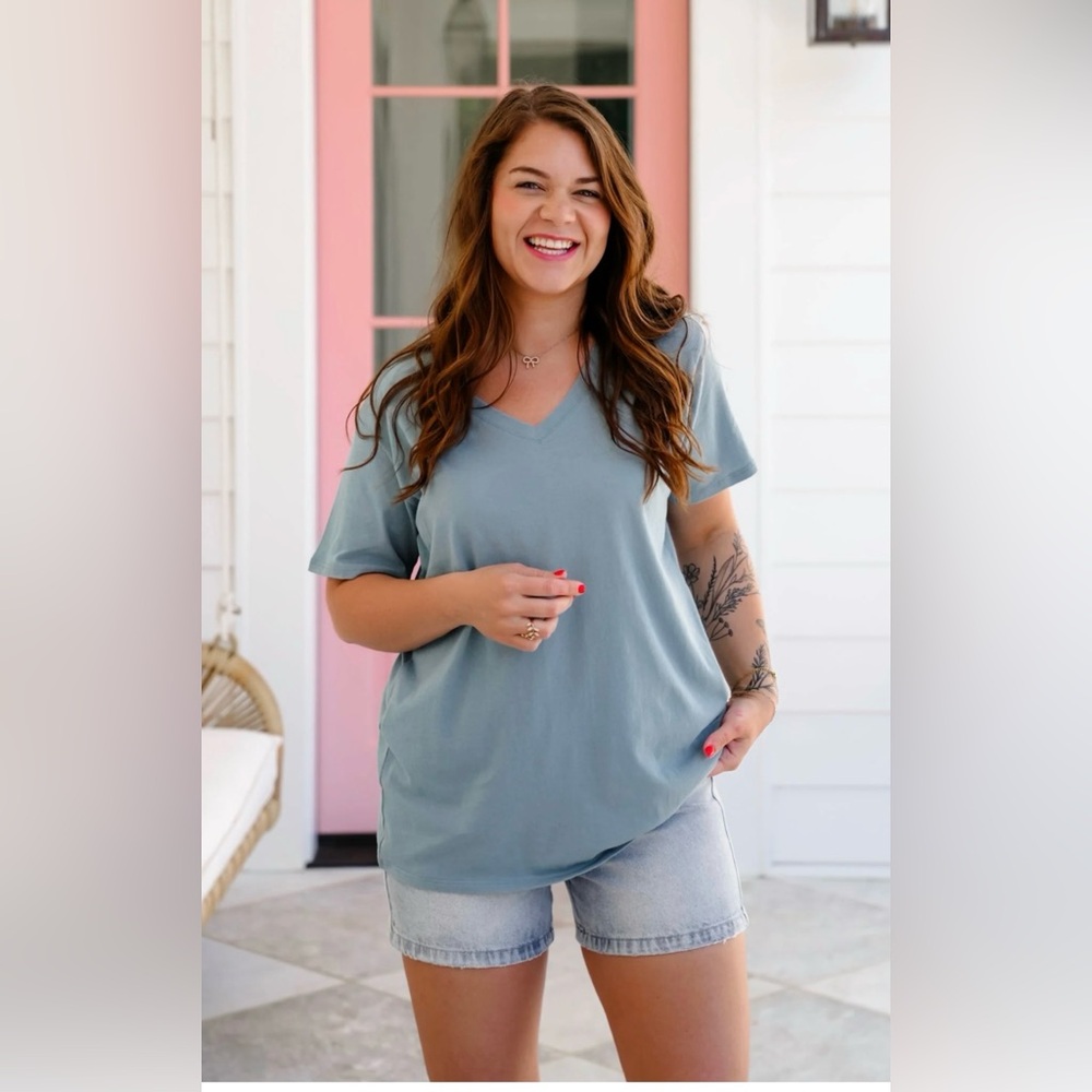 NWOT Mod Ref Light Blue V-Neck Top…..759A
